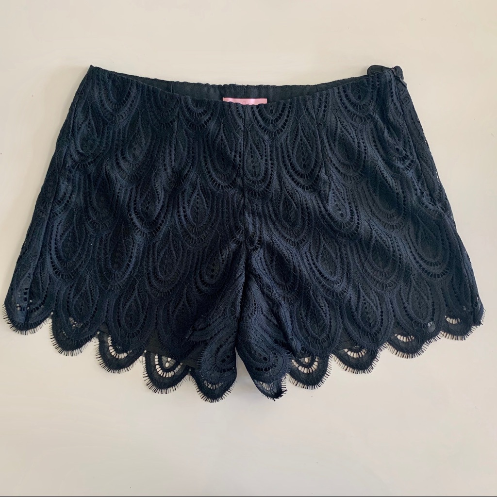 Nwt Lilly Pulitzer “Hutton Short”- Size 00